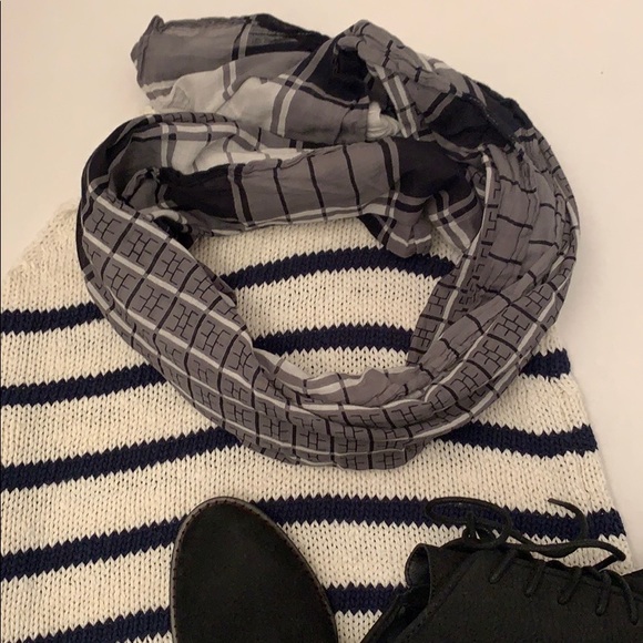 Splash Checkered Scarf Wraps - Picture 4 of 5